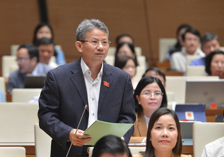 Đại biểu Đỗ Văn Sinh - Đoàn ĐBQH tỉnh Quảng Trị, phát biểu tại phiên thảo luận. Ảnh: Quốc hội