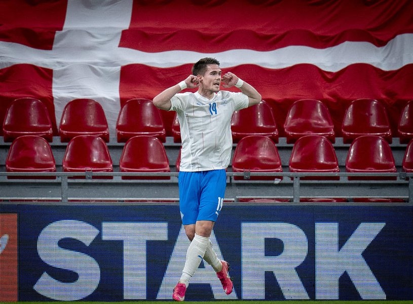 Iceland tưởng chừng đã có 1 điểm khi Kjartansson gỡ hòa 1-1 ở phút 85 nhưng ra về tay trắng vì bàn thua trong thời gian bù giờ.