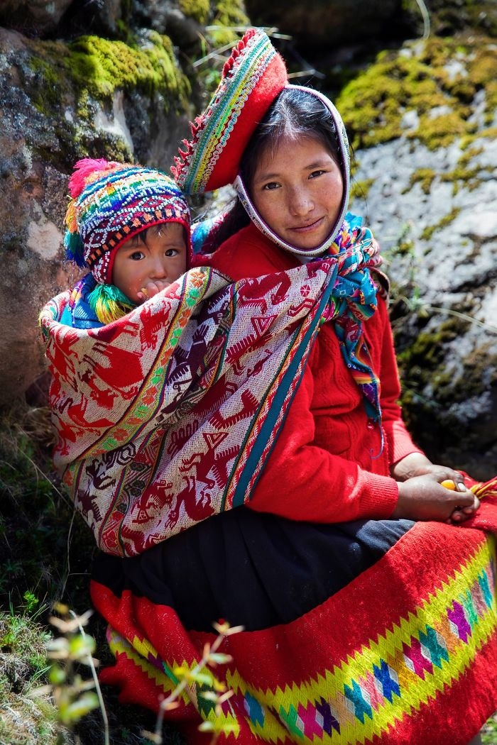 Bức ảnh được chụp gần dãy núi Andes, Peru ghi lại khoảnh khắc hai mẹ con Juliana cùng con trai Alex.