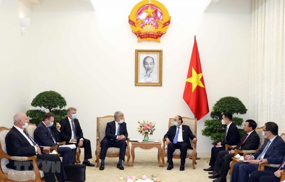 Thủ tướng Nguyễn Xuân Phúc tiếp Đại sứ Nga Konstantin Vnukov tại Việt Nam vào ngày 6/11. Ảnh: TTXVN
