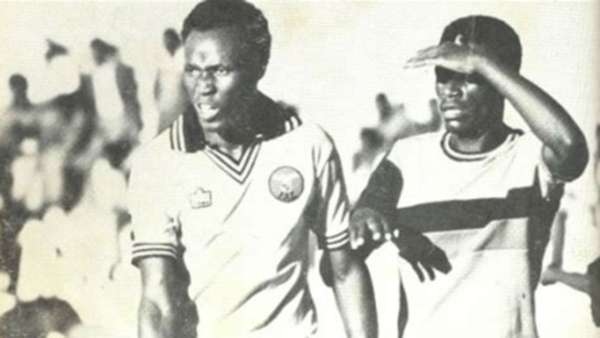 5. Godfrey Chitalu | Zambia | 79 bàn thắng/108 trận đấu