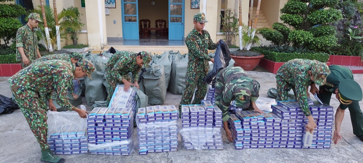 Kiên Giang: Bắt giữ hơn 21.000 gói thuốc lá vận chuyển trái phép qua biên giới