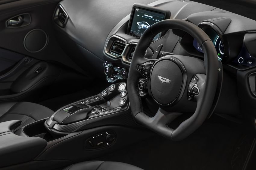 Chiếc Dark Knight cũng được trang bị những tùy chọn mới được Aston Martin Lagonda giới thiệu vào đầu năm nay.
