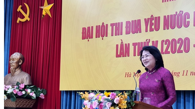 Phó Chủ tịch nước Đặng Thị Ngọc Thịnh dự đại hội thi đua yêu nước ngành Xây dựng