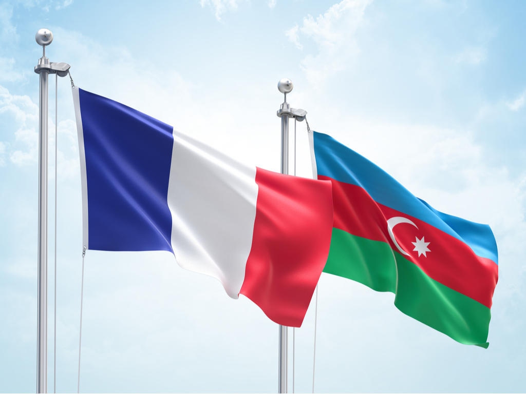 Ngoại trưởng Azerbaijan và Pháp trao đổi về lệnh ngừng bắn ở Nagorno-Karabakh