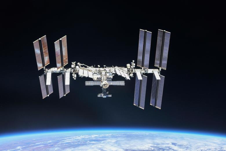 Tập đoàn SpaceX phóng tàu vũ trụ đưa 4 nhà du hành lên ISS