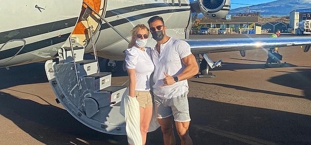 Britney Spears đón sinh nhật sớm cùng bạn trai ở Hawaii