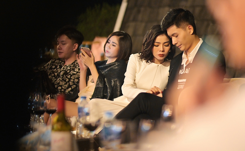 Lệ Quyên và "người tình tin đồn" gây chú ý trong đêm nhạc tại Hà Nội