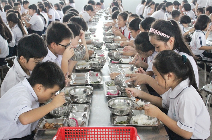 Cải thiện dinh dưỡng trẻ em qua bữa ăn học đường