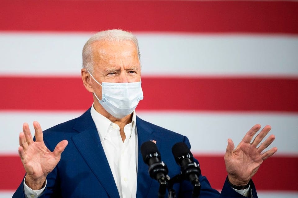 Ông Joe Biden phát biểu tại cơ sở sản xuất nhôm ở Manitowoc, Wisconsin tháng 9/2020. Ảnh: Getty