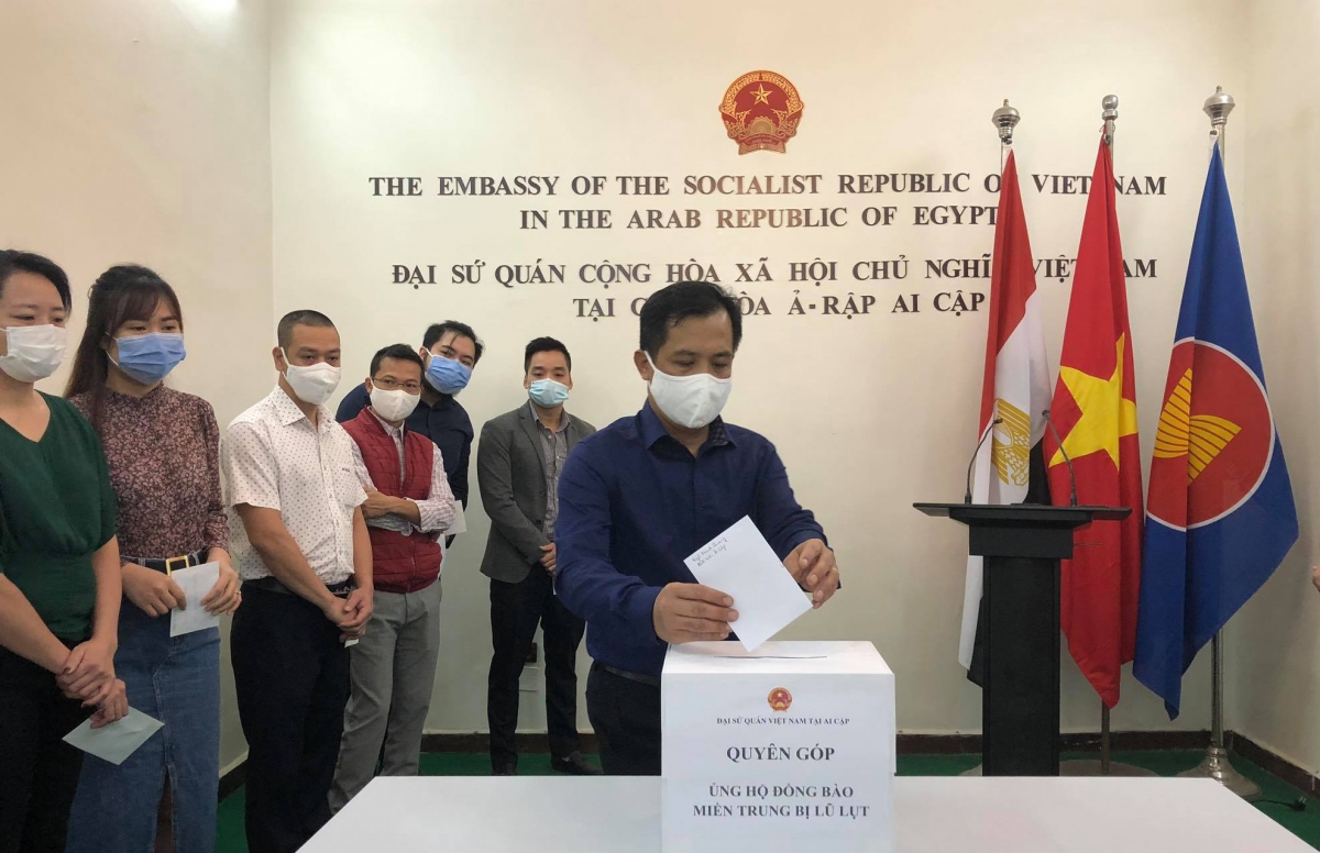 Sứ quán Việt Nam tại Ai Cập phát động quyên góp ủng hộ đồng bào miền Trung