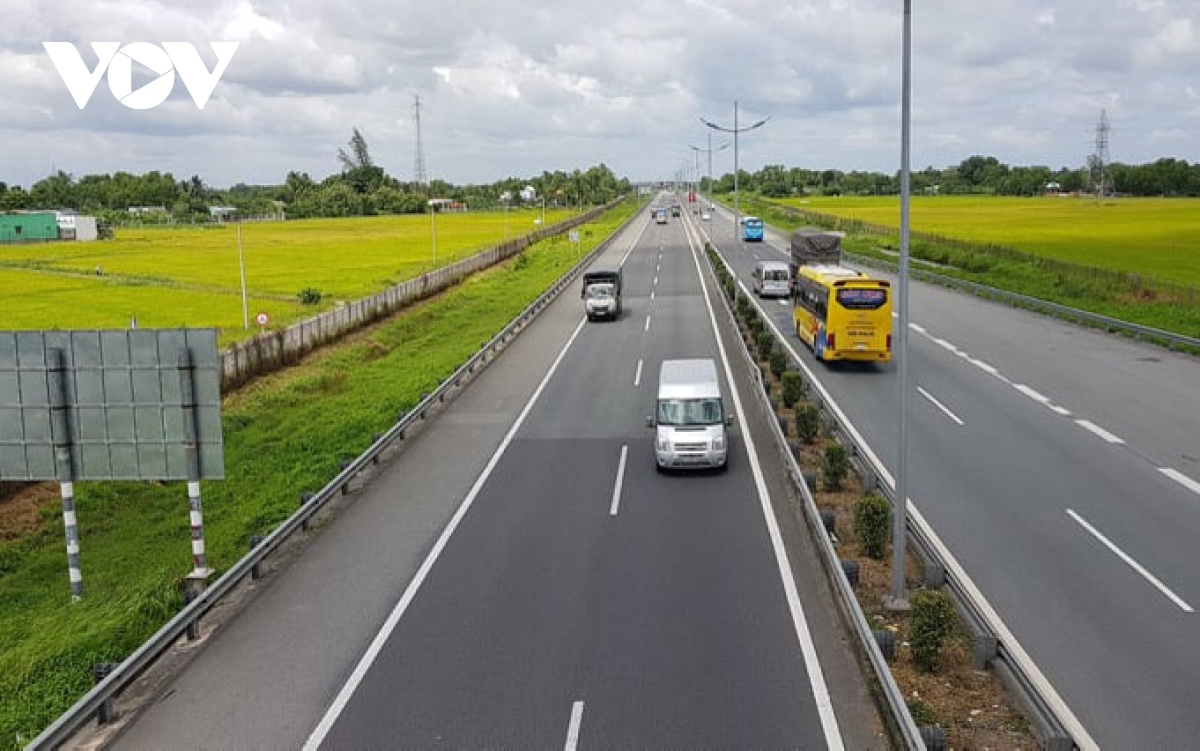 Dự thảo Luật Giao thông đường bộ sửa đổi: Có nên quy định về thu phí trên đường cao tốc?