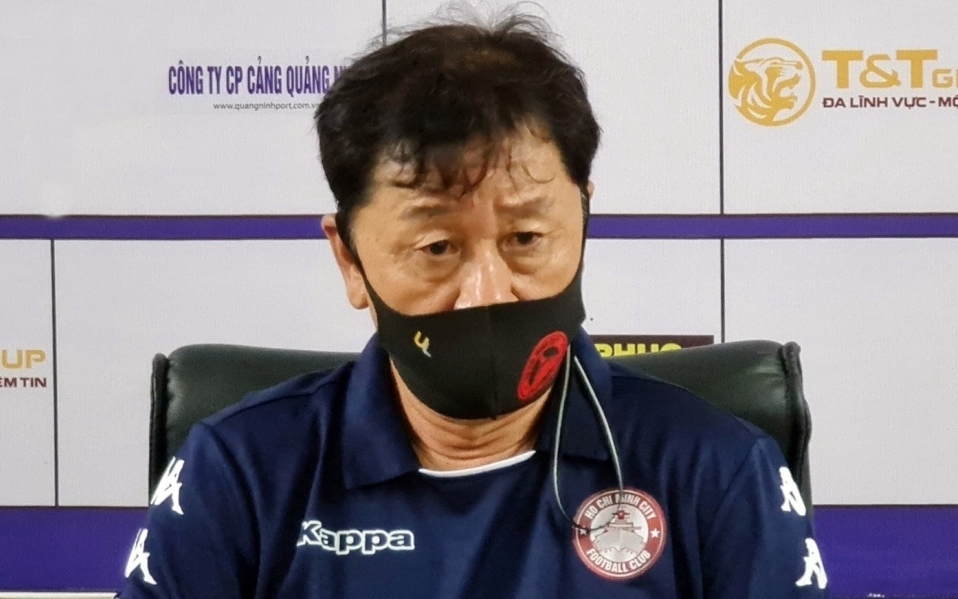 CHÍNH THỨC: HLV Chung Hae-seong chia tay CLB TPHCM