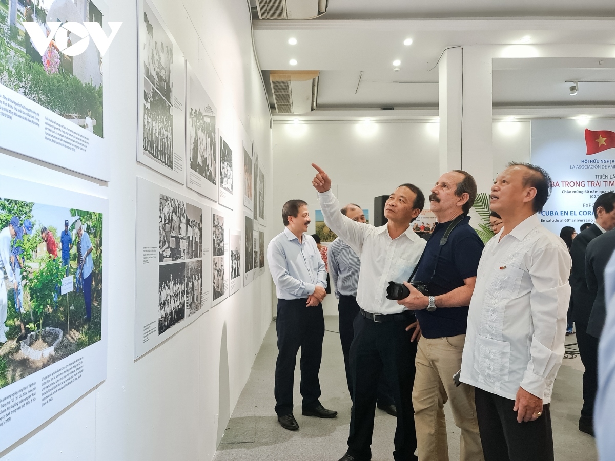 A total of 90 images go on display for visitors to enjoy with the aim of highlighting the solidarity, friendship, co-operation, and mutual support that has historically existed between the governments and citizens of both nations.