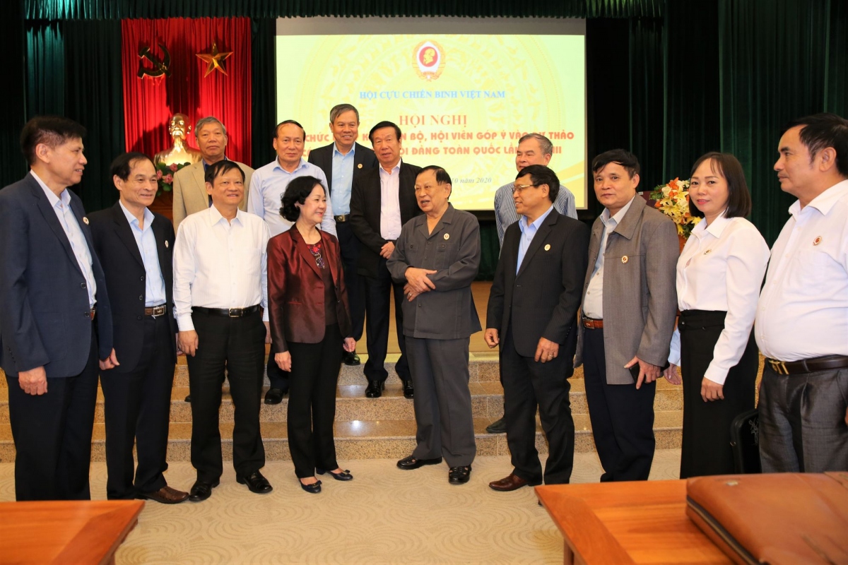 Đại biểu Hội Cựu chiến binh Việt Nam góp ý vào dự thảo văn kiện Đại hội XIII của Đảng (Ảnh: cuuchienbinh.vn)
