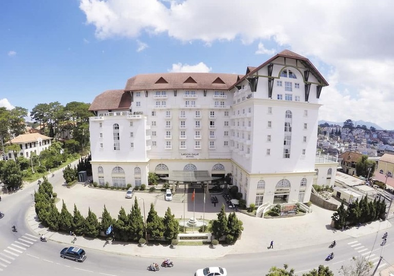 For such a small city, Da Lat is home to an impressive number of luxury hotels, with the Saigon Da Lat Hotel certainly being one of the best. It is near the city centre, so visitors will have no problem in getting out and about whenever they so choose.