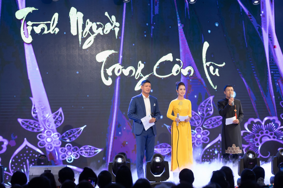 Hoa hậu Jennifer Phạm hội ngộ Bình Minh trong chương trình gây quỹ từ thiện