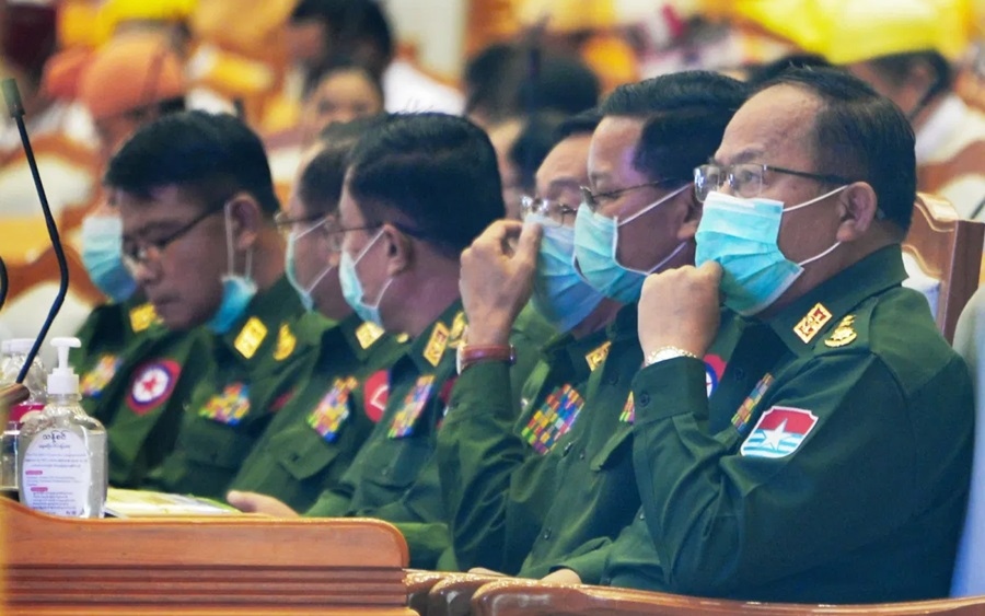 Giới quân nhân Myanmar trong đợt Covid-19 năm 2020. Ảnh: AFP.