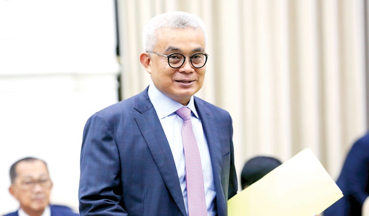 Phó Thủ tướng kiêm Bộ trưởng Kinh tế và Tài chính Campuchia Aun Pornmoniroth.