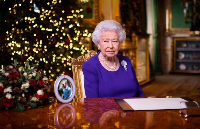 Nữ hoàng Anh gửi thông điệp Giáng sinh 2020: “Luôn có hy vọng ở bình minh mới”