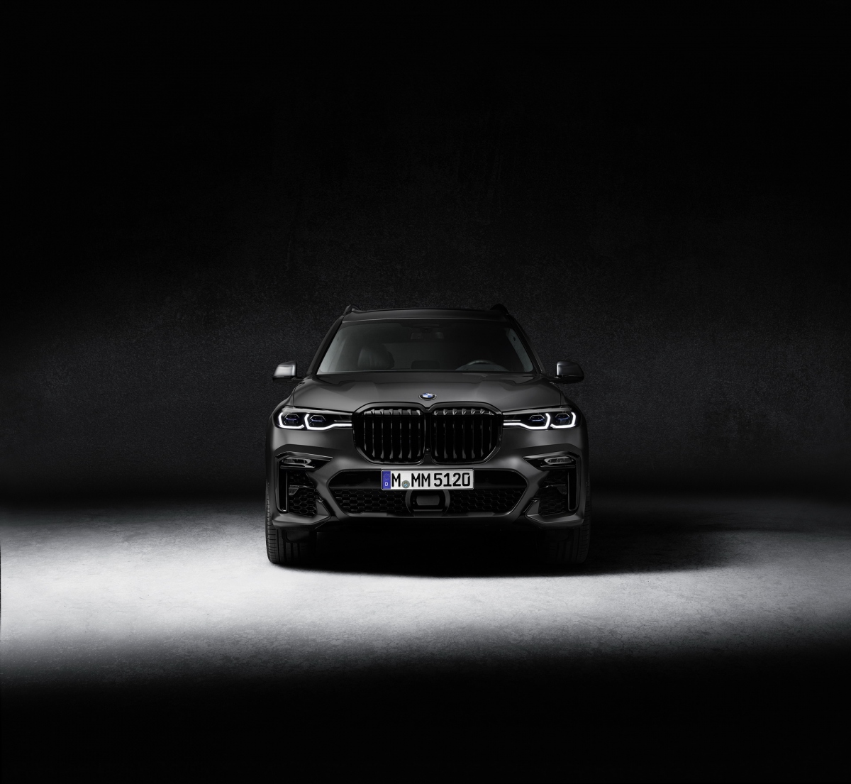 Bản giới hạn BMW X7 Dark Shadow giá từ 3,2 tỷ đồng có gì đặc biệt?