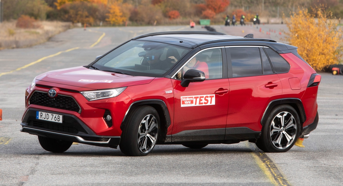 Toyota RAV4 Plug-in Hybrid 2020 gây thất vọng ở thử nghiệm đánh lái gấp