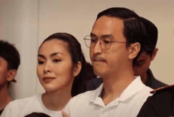 Chuyện showbiz: Khoảnh khắc Tăng Thanh Hà nhẹ nhàng tựa đầu vào vai chồng gây sốt MXH