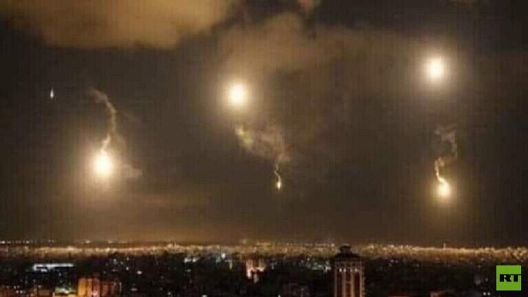 Israel không kích Syria, 9 người thiệt mạng