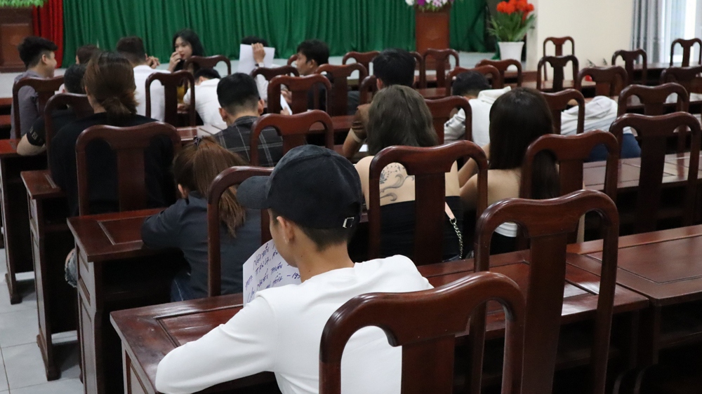 Hàng chục thanh niên dương tính với ma túy tại 2 quán bar ở Bình Phước