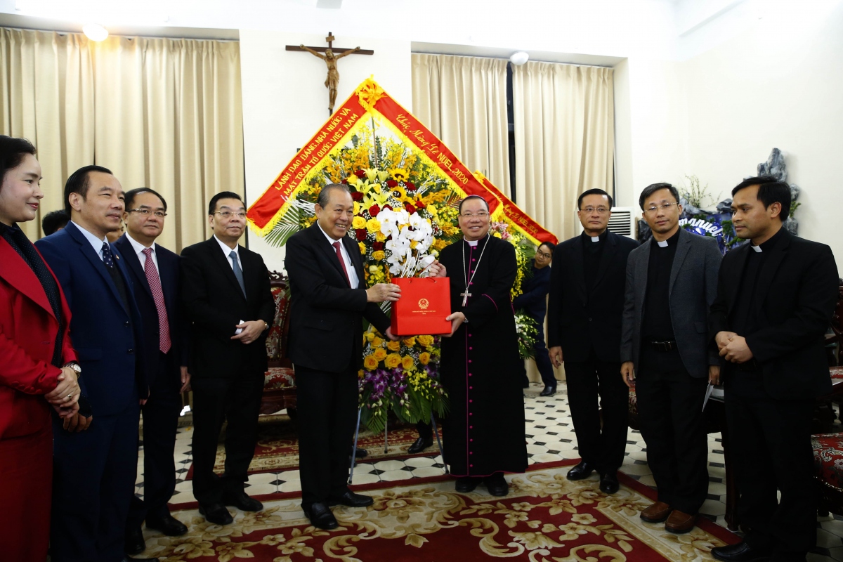 Phó Thủ tướng Trương Hòa Bình chúc mừng Giáng sinh đồng bào giáo dân