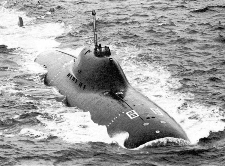 Vì sao Mỹ không theo đuổi dự án tàu ngầm titan như của Liên Xô?