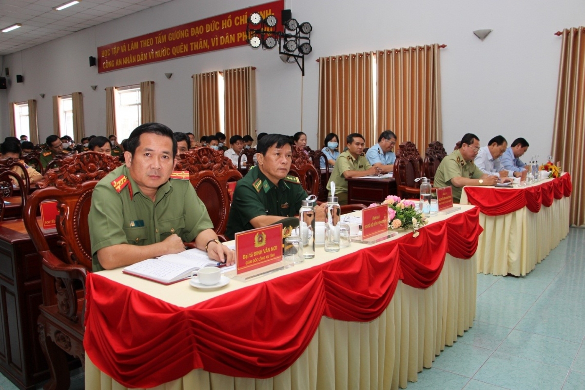 Công an tỉnh An Giang quyết liệt đấu tranh phòng chống hàng lậu, hàng giả