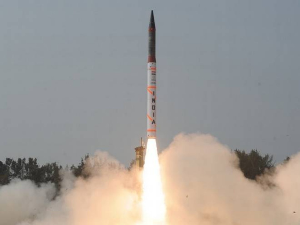Ấn Độ lần đầu phóng thử nghiệm thành công tên lửa đất đối không thế hệ mới