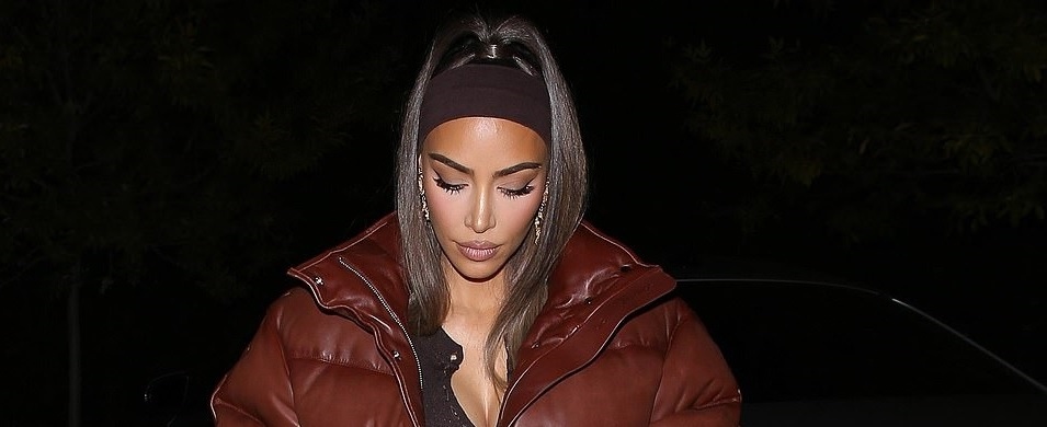 Kim Kardashian không đeo nhẫn đính hôn ra phố sau ồn ào ly hôn