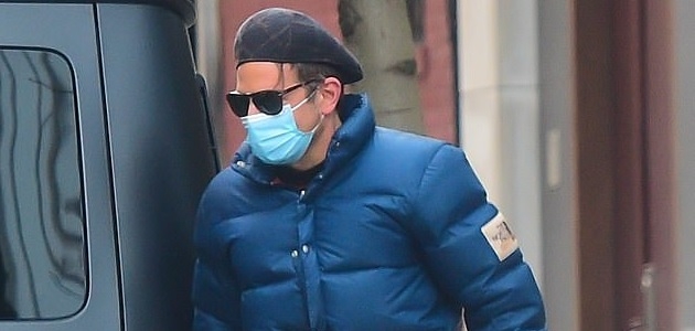 Bradley Cooper lái xe đưa tình cũ Irina Shayk và con gái cưng đi chơi