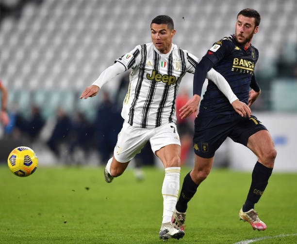 Ronaldo chưa thể đi vào lịch sử, Juventus nhọc nhằn vào tứ kết Cúp QG Italy