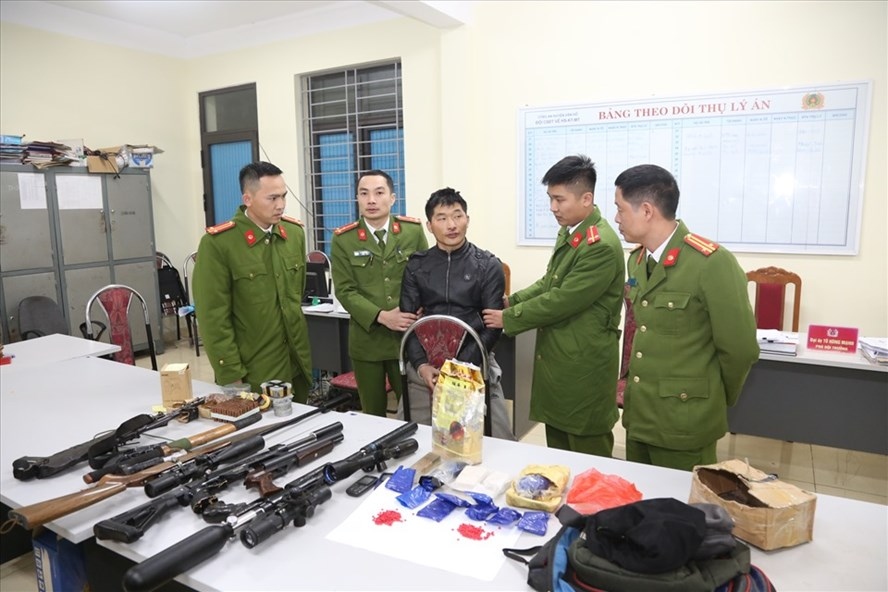 Sơn La bắt đối tượng tàng trữ ma túy, thu giữ số lượng lớn vũ khí