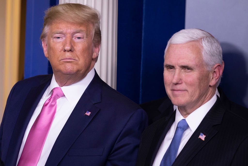 Trump - Pence lần đầu nói chuyện sau vụ bạo loạn ở Điện Capitol