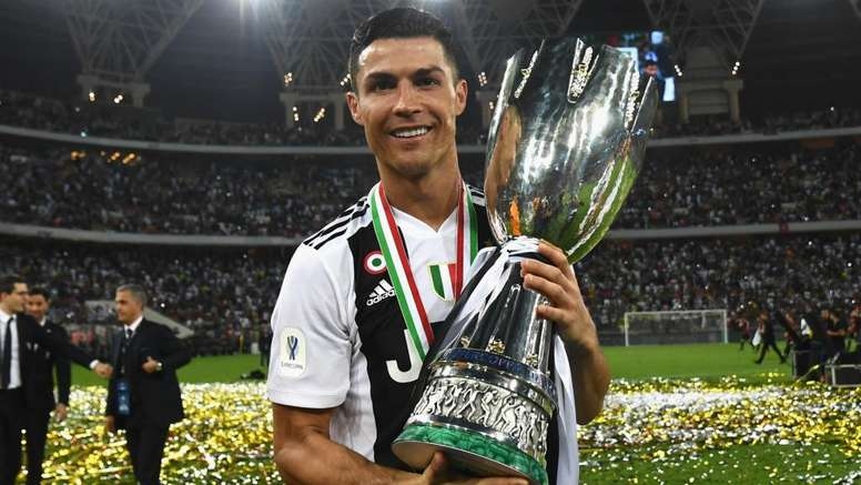 Lịch thi đấu bóng đá hôm nay (20/1/2021): Ronaldo giành thêm danh hiệu?