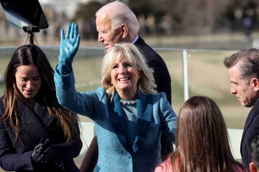 Đệ nhất phu nhân Jill Biden sẽ cân bằng sự nghiệp riêng với vai trò ở Cánh Đông