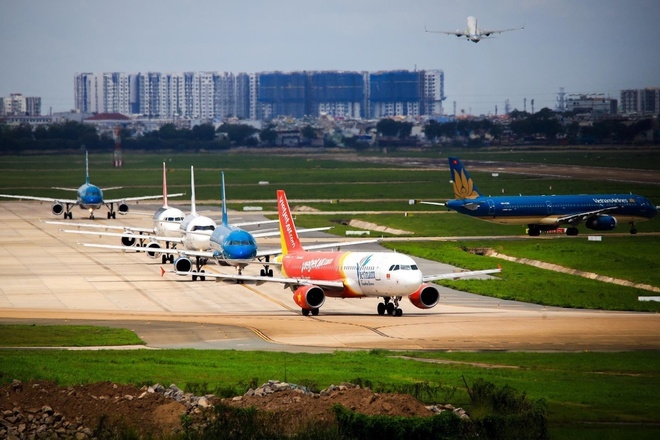 Bán vé bay Tết vượt quá số lượng, nhiều hãng bị Cục Hàng không "tuýt còi"