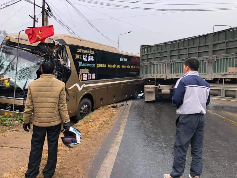 Một ngày xảy ra 4 vụ tai nạn trên tuyến Quốc lộ thuộc tỉnh Sơn La