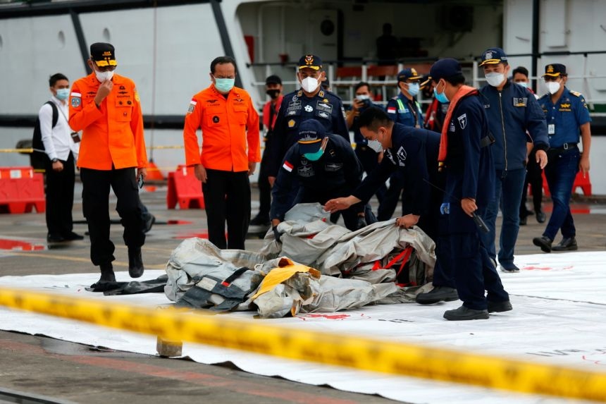 Vụ máy bay rơi ở Indonesia và an toàn hàng không trong đại dịch