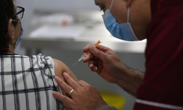 Hơn 239 triệu liều vaccine Covid-19 đã được tiêm trên toàn thế giới
