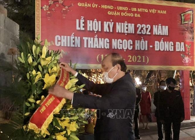 Thủ tướng dâng hương tưởng nhớ Hoàng đế Quang Trung – Nguyễn Huệ