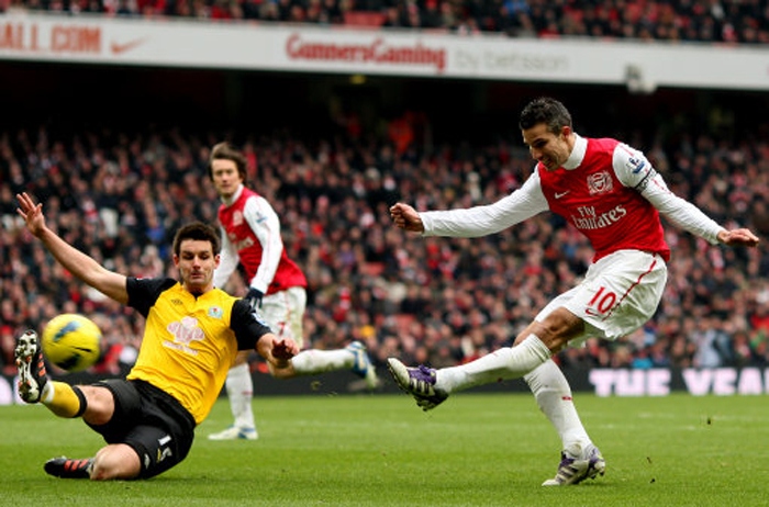 Ngày này năm xưa: Van Persie lập hat-trick cuối cùng cho Arsenal