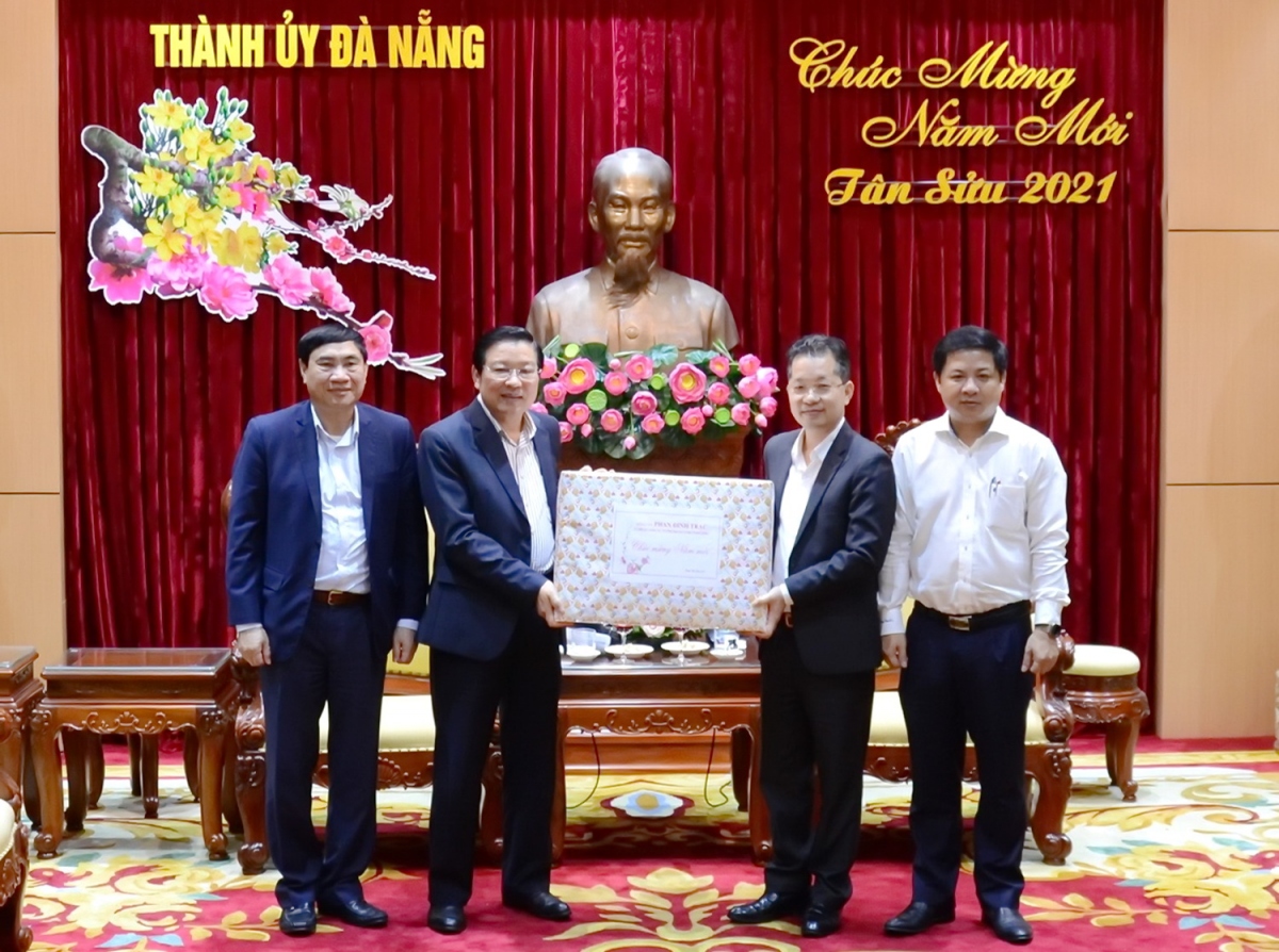 Trưởng Ban Nội chính Trung ương Phan Đình Trạc thăm, chúc Tết tại Đà Nẵng