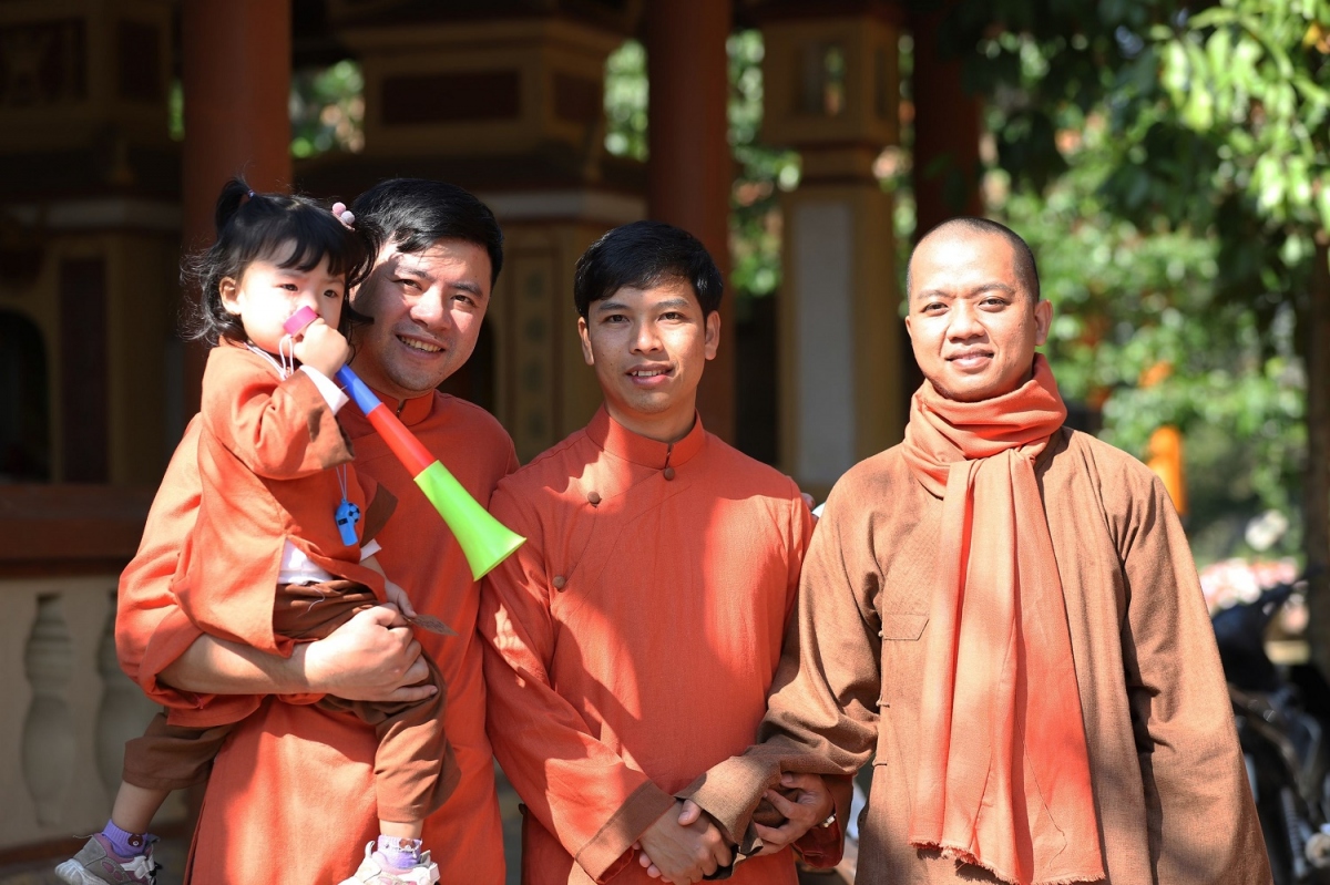 Mùng 3 Tết, người dân Thừa Thiên Huế lên chùa lễ Phật cầu an