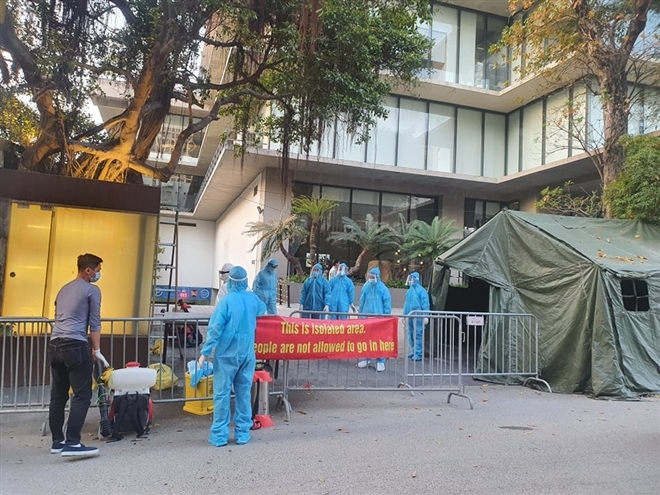Cách ly khách sạn nơi bệnh nhân Nhật Bản dương tính SARS-CoV-2 thiệt mạng