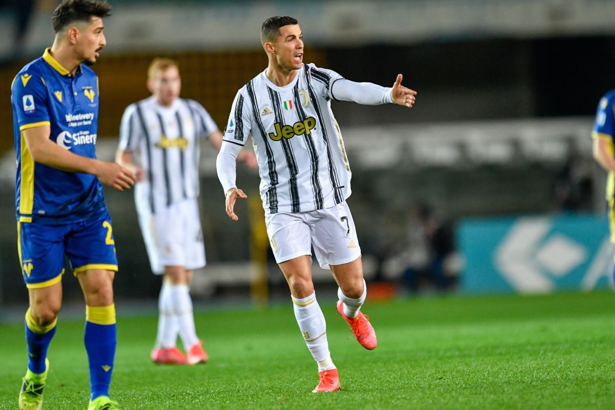 Ronaldo ghi bàn, Juventus vẫn hòa thất vọng Verona